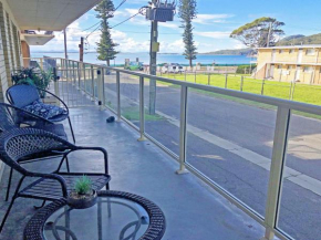 Shoal Court 2 fabulous location with water views